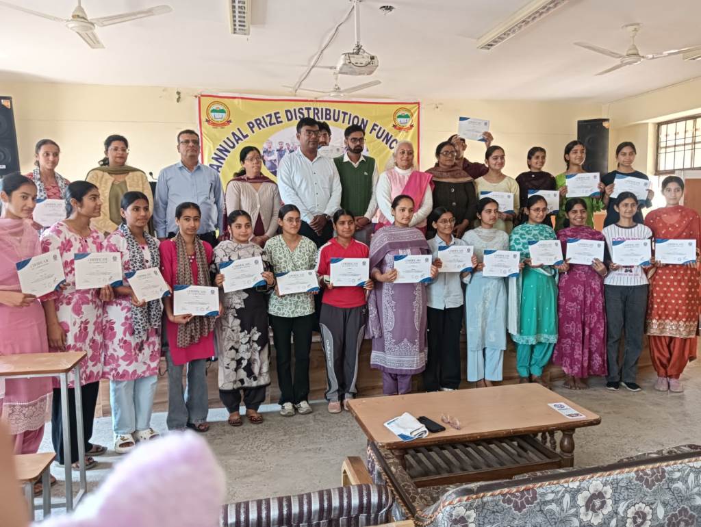 Students Completing Basic Computer Skills Training Honored
